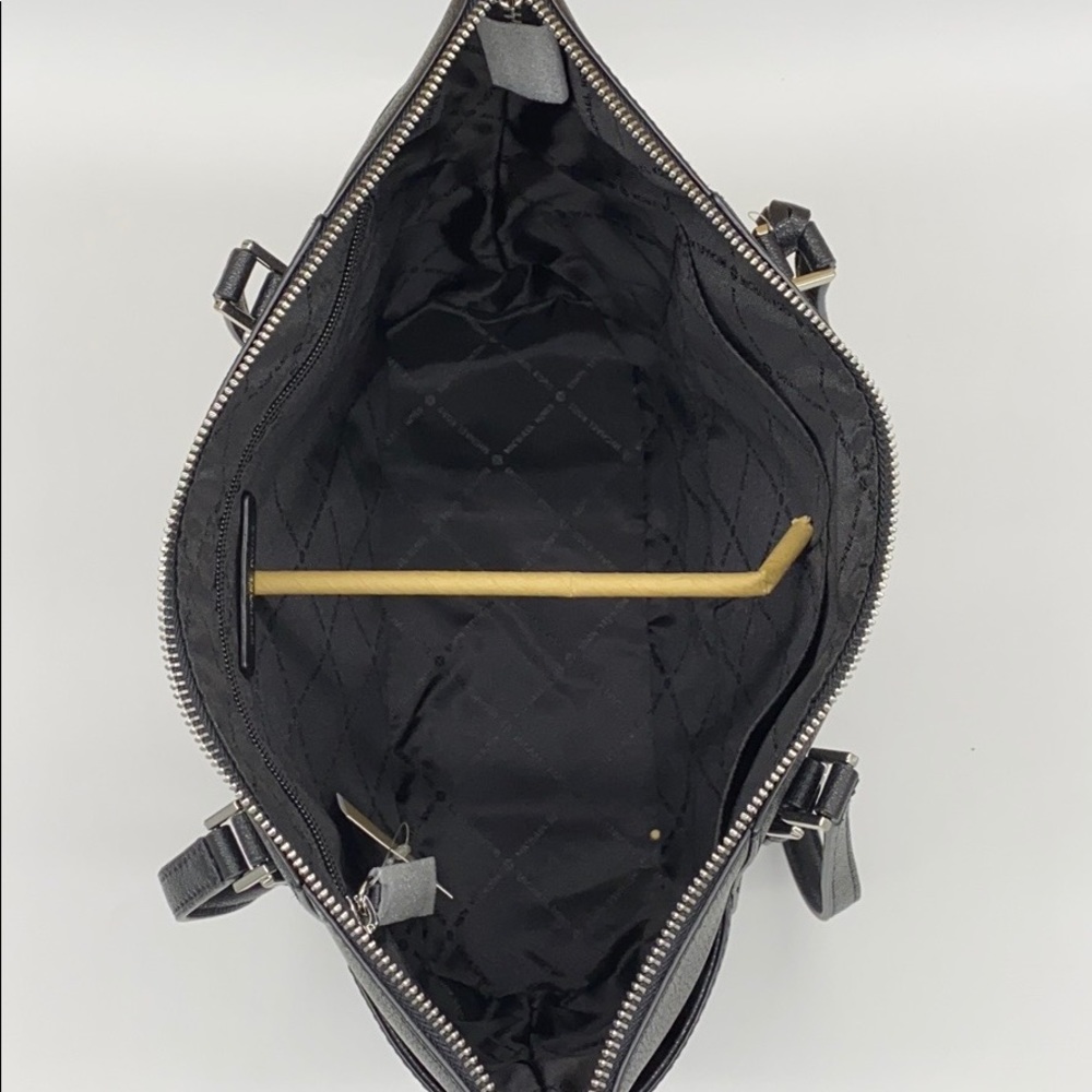 MICHAEL KORS CHARLOTTE LARGE TOP ZIP TOTE BLACK - Picture 12 of 16